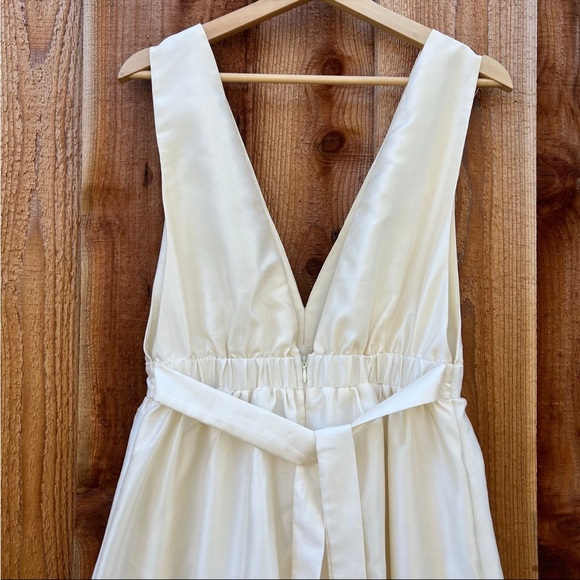 Ivory Cream Sleeveless Bow Low-Back Midi Dress 🌿 - Picture 9 of 11